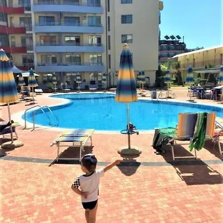 Central Plaza * Napospart